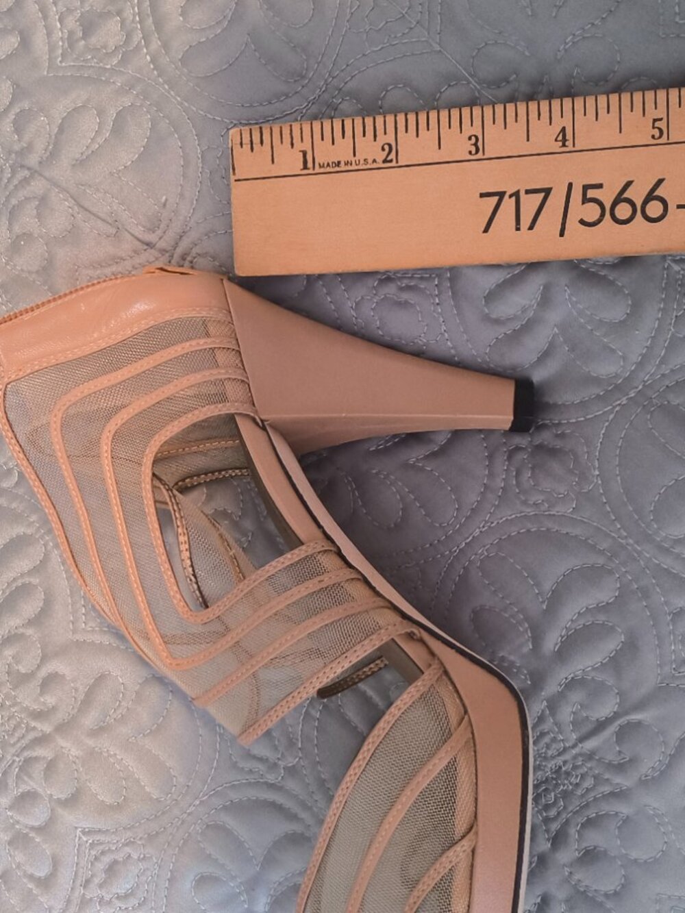 Vaneli size 9W Nude Heels with box - Picture 4 of 6